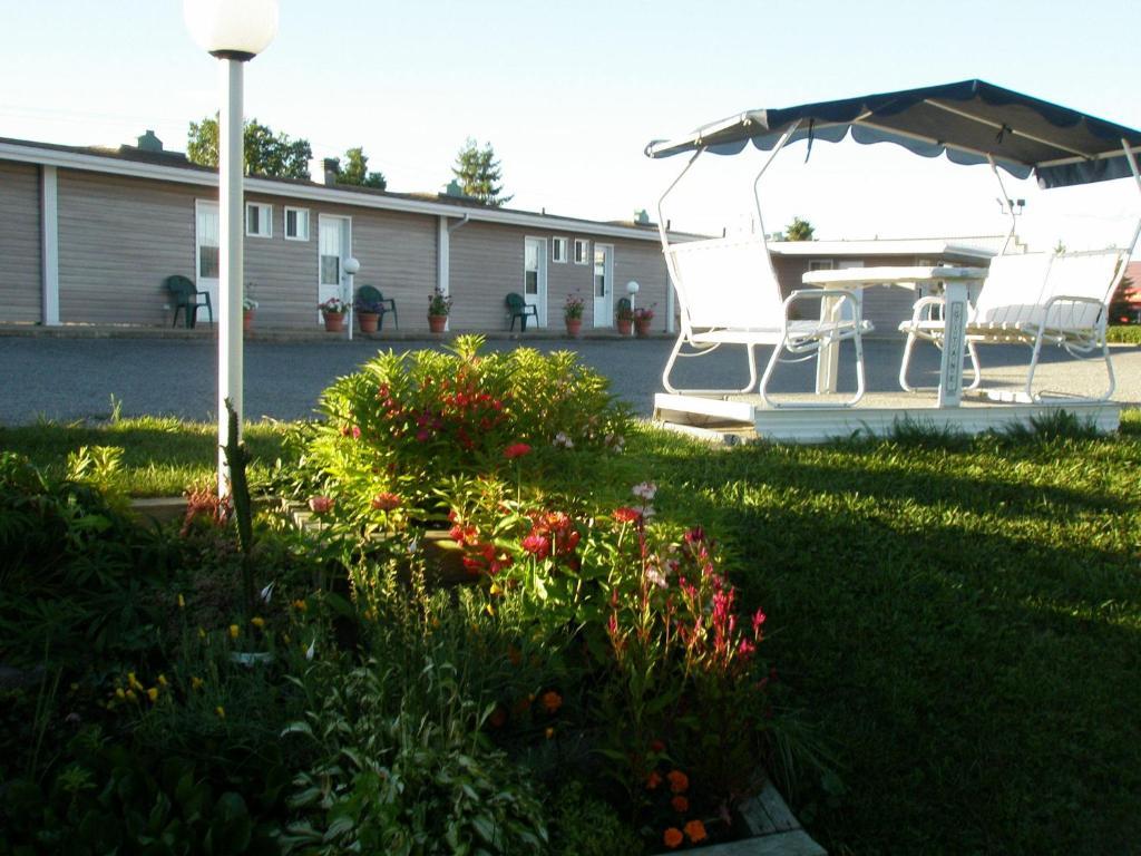 Motel Normandie Louiseville Kültér fotó