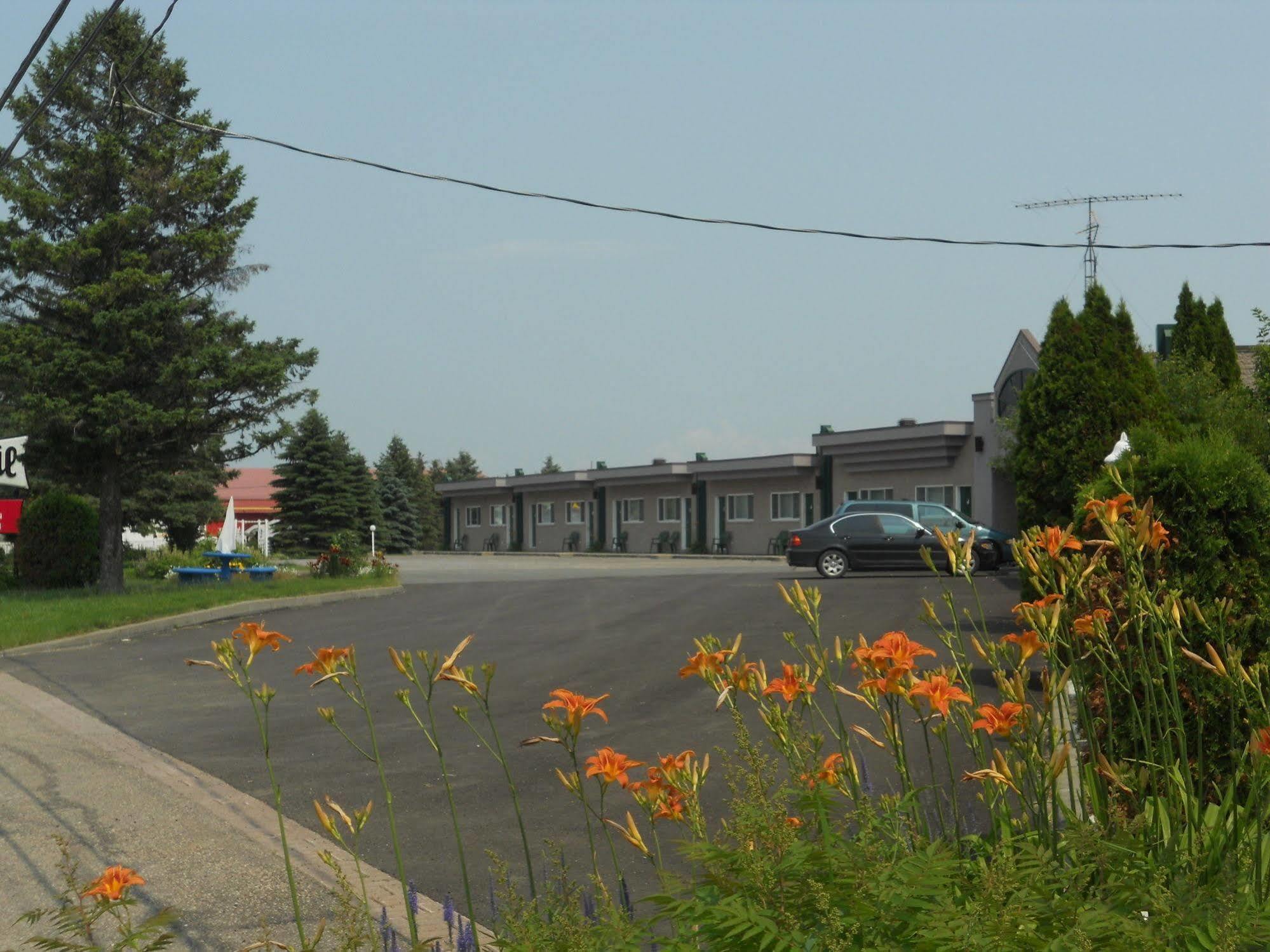 Motel Normandie Louiseville Kültér fotó