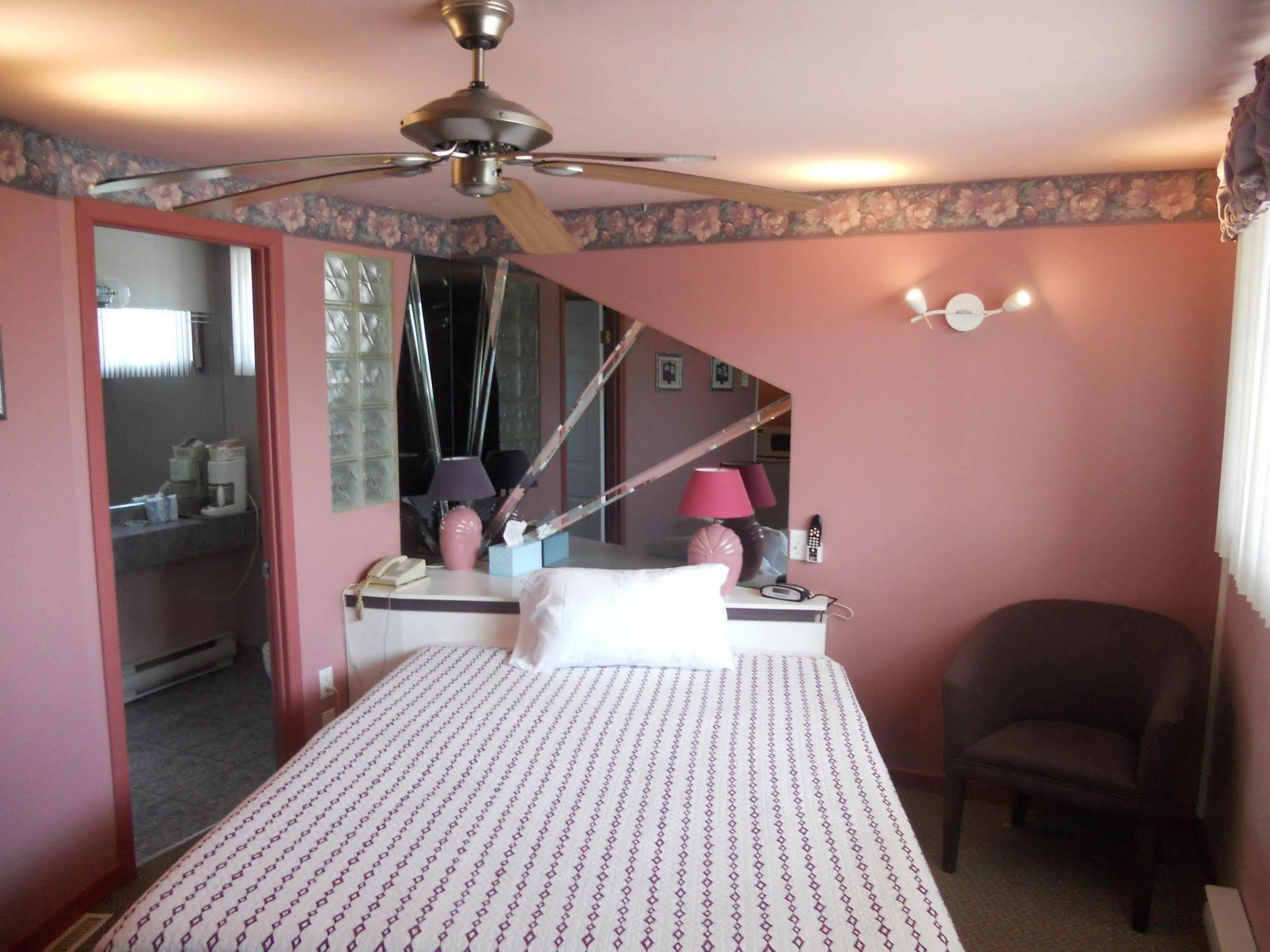 Motel Normandie Louiseville Kültér fotó